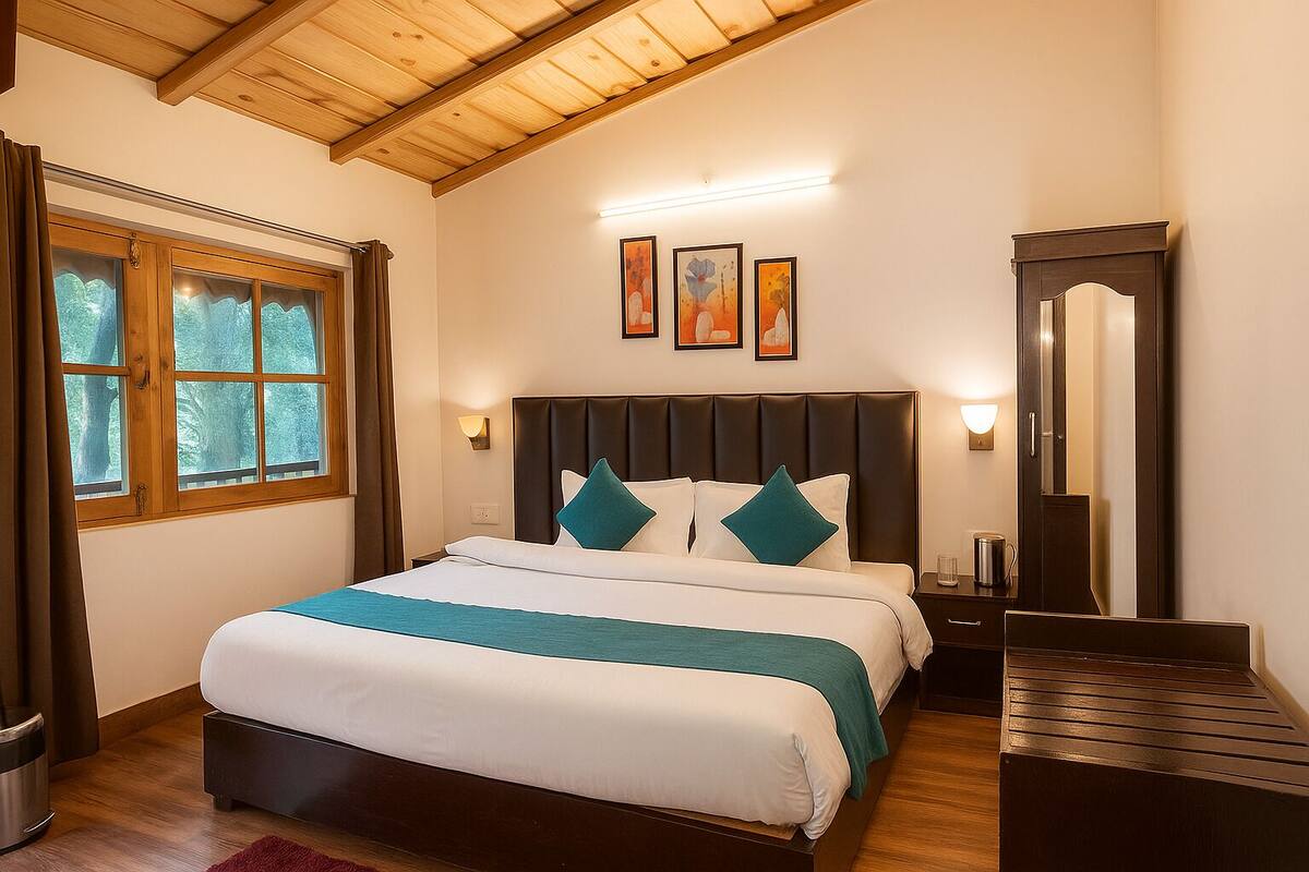 Executive Double Room, Balcony, Hill View | Soundproofing, iron/ironing board, free WiFi