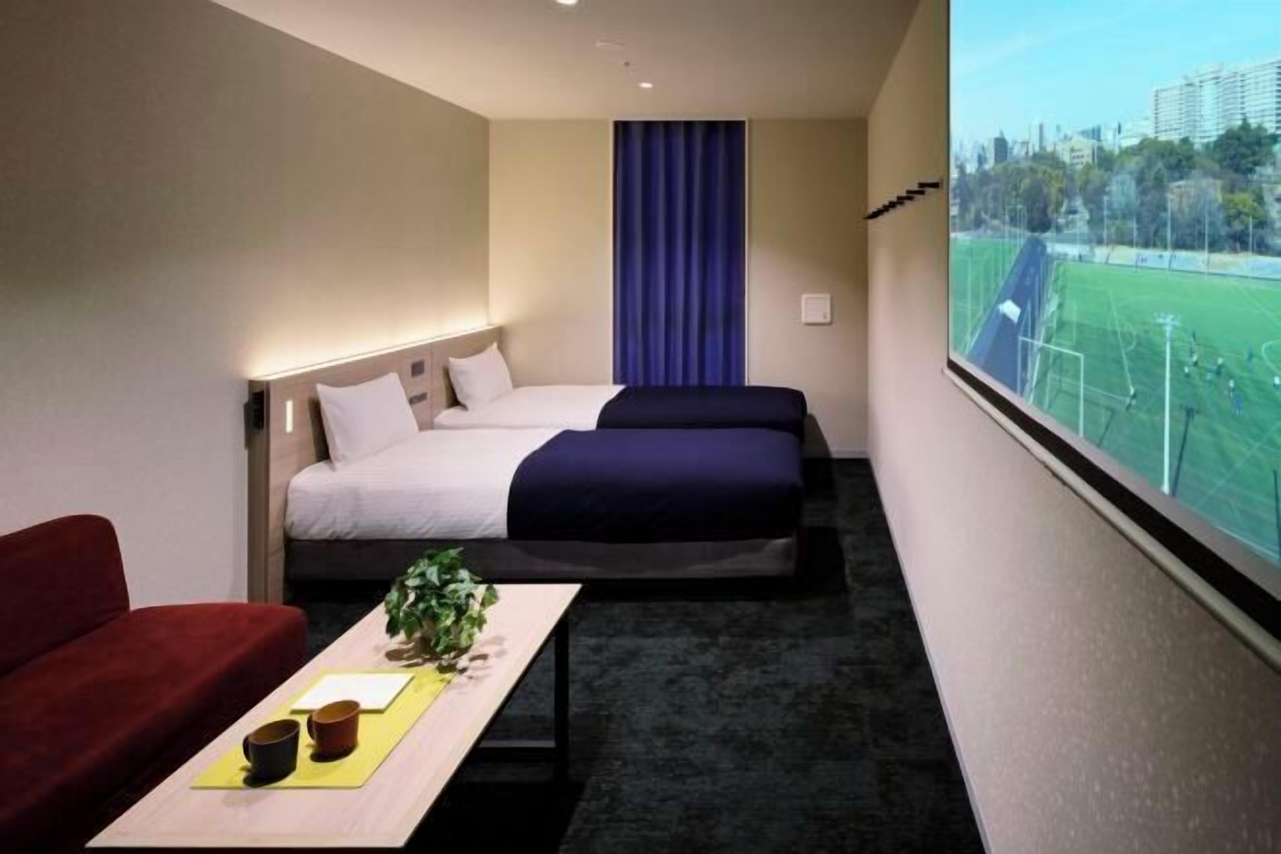 Blackout drapes, free WiFi, bed sheets