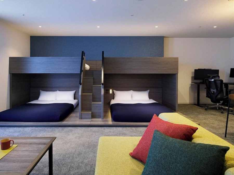 Blackout drapes, free WiFi, bed sheets