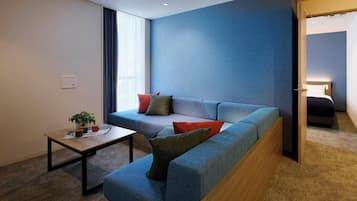 Blackout curtains, free WiFi, bed sheets