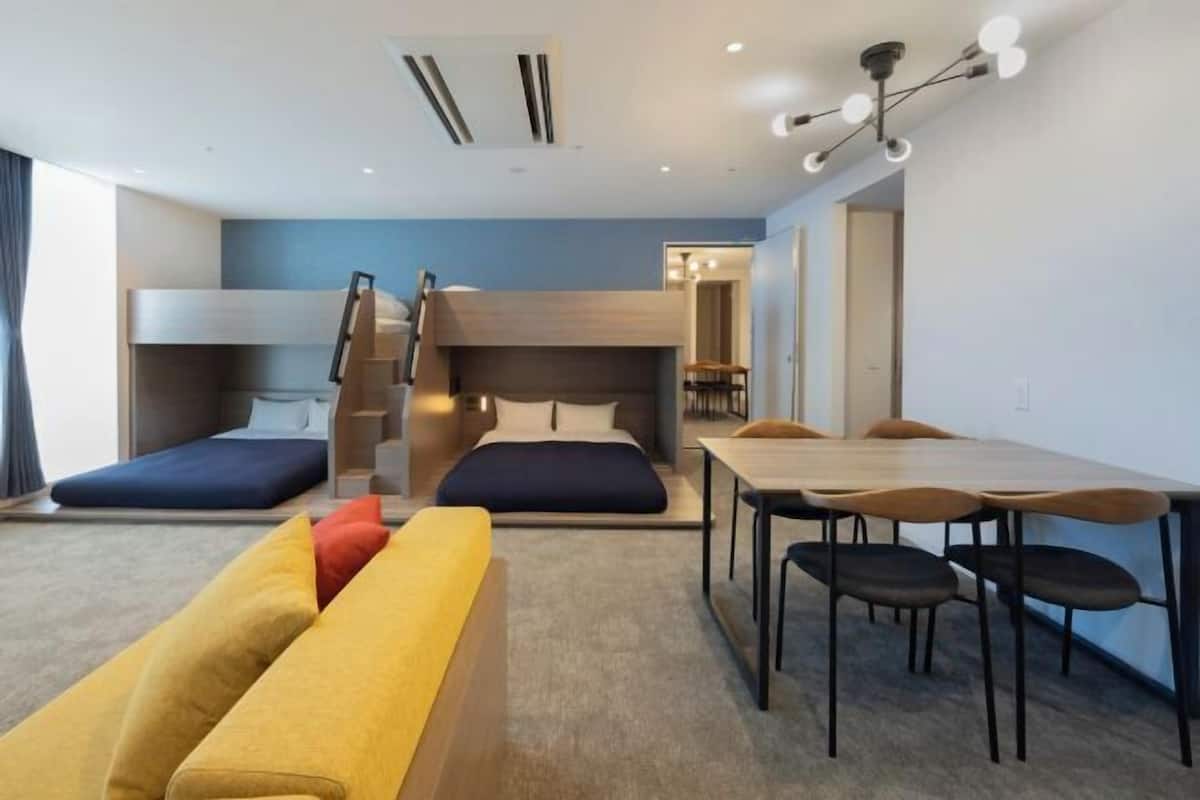 1 chambre, rideaux occultants, Wi-Fi gratuit, draps fournis