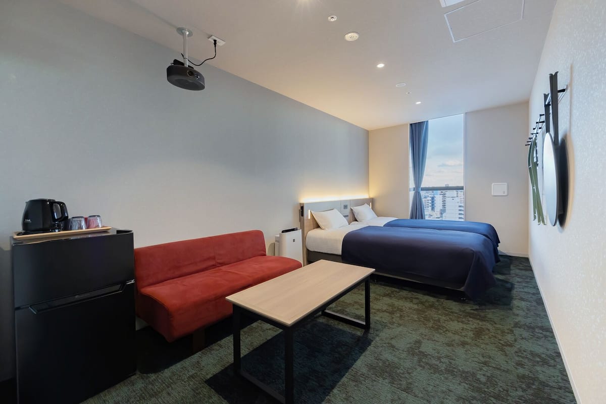 Blackout drapes, WiFi (free), bed sheets