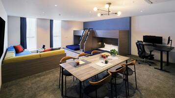 Comfort Studio | Blackout drapes, free WiFi, bed sheets