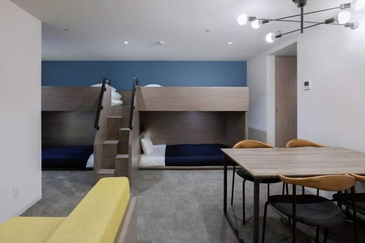 1 chambre, rideaux occultants, Wi-Fi gratuit, draps fournis