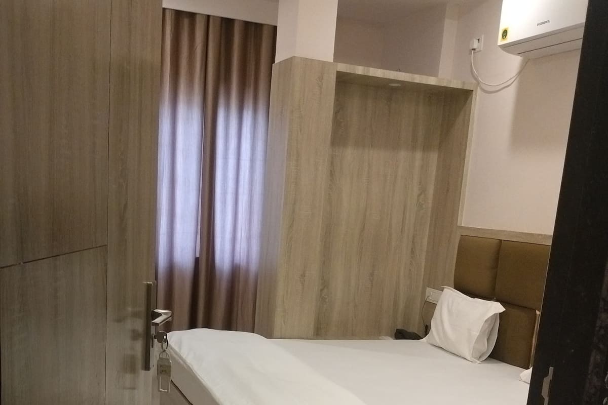 Deluxe Double Room | Free WiFi