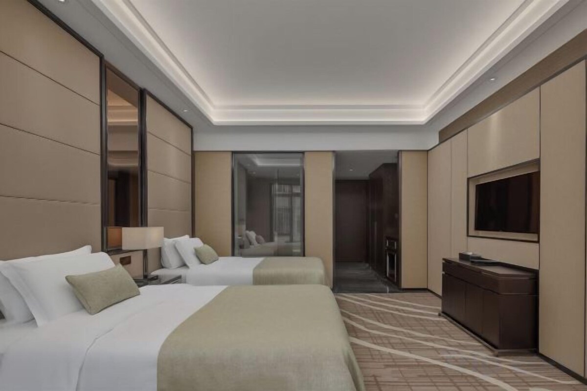 In-room safe, free WiFi