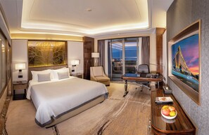 Superior eenpersoonskamer, balkon, uitzicht op meer | Een kluis op de kamer, gratis wifi