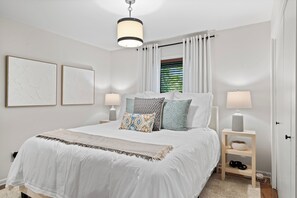 3 soverom, strykejern/-brett, wi-fi og sengetøy