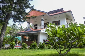 Fachada de la propiedad