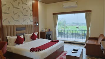 Executive Double Room | 1 bilik tidur, bar mini, meja, ruang kerja komputer riba