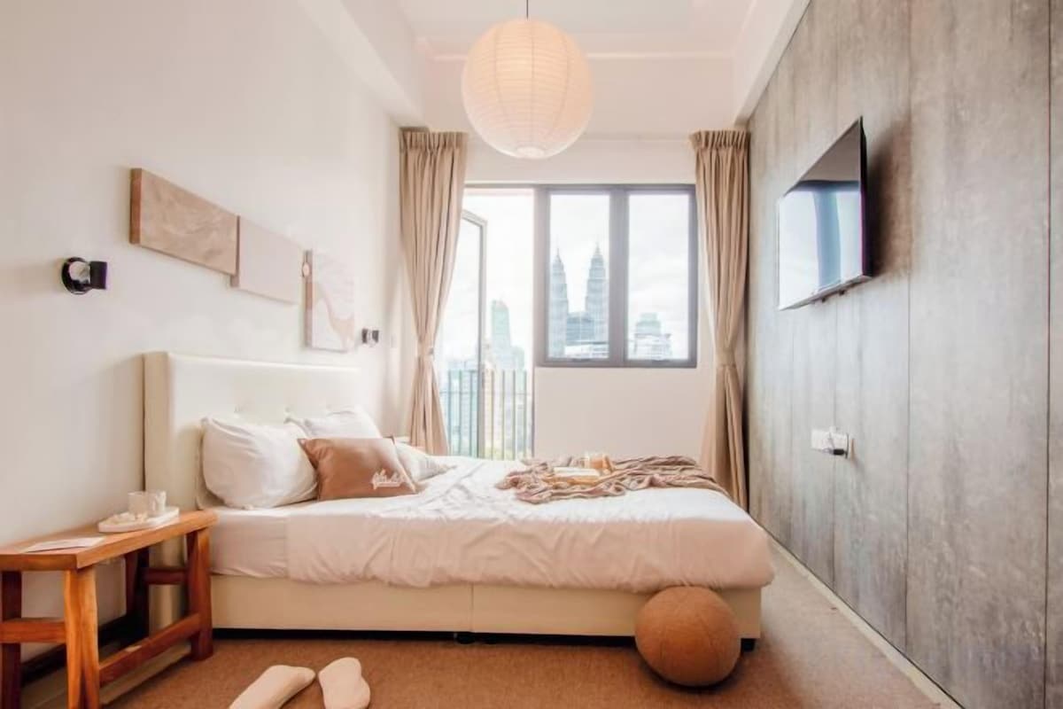 Laptop workspace, iron/ironing board, WiFi (free), bed sheets