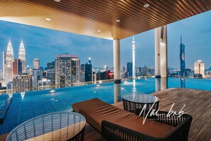 Outdoor pool - NaiBnB @ The Colony by Infinitum (Kuala Lumpur)