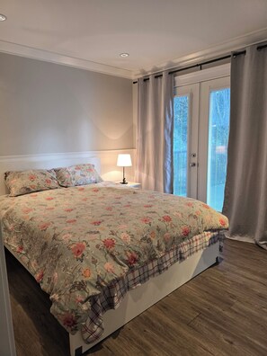 3 bedrooms, desk, iron/ironing board, free WiFi