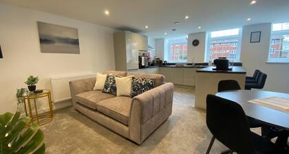 Beautifully Modern 2 Bedroom Townhouse