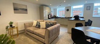 Beautifully Modern 2 Bedroom Townhouse