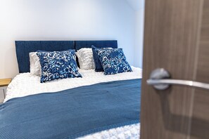 2 Schlafzimmer, Schreibtisch, Bügeleisen/Bügelbrett, kostenloses WLAN