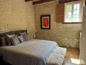 4 chambres, fer et planche à repasser, Wi-Fi, draps fournis