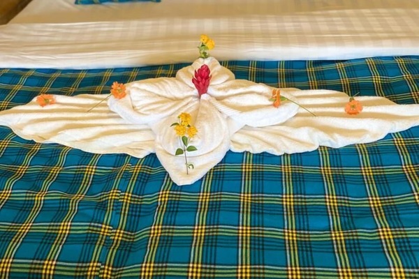 Muebles diferentes, espacio para trabajar con laptop y wifi gratis