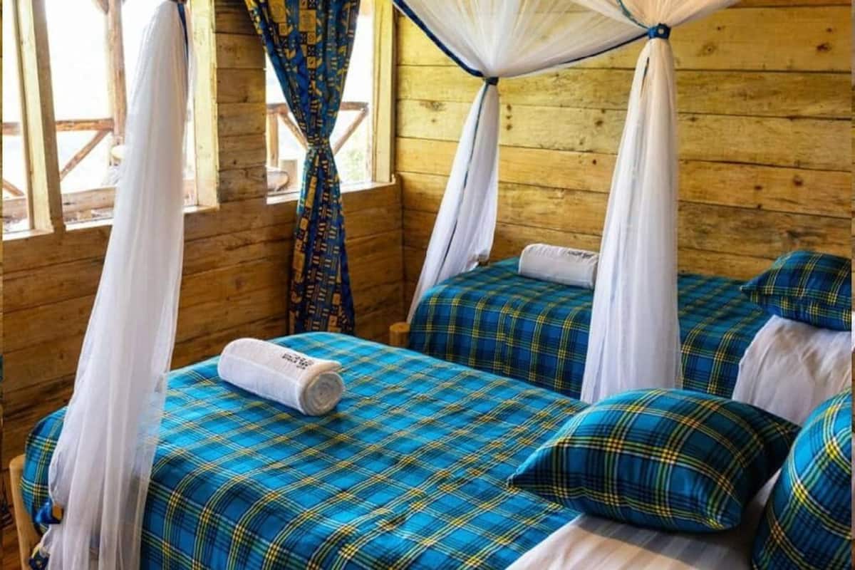 Classic Twin Room, Lake View | Individually furnished, laptop workspace, free WiFi