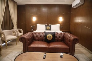 Deluxe Room | Free WiFi - Three Trees Hotel (Islamabad)