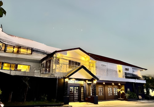 安赫勒斯 Bluewing 飯店 powered by Cocotel