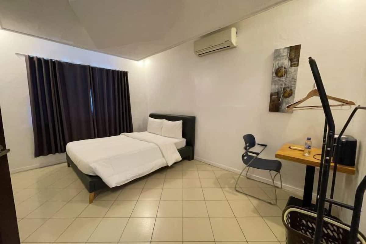 1 bedroom, minibar, desk, free WiFi