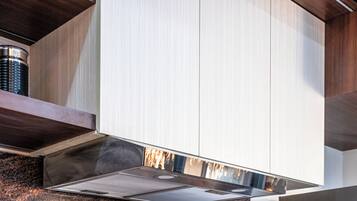 Villa | Privékeuken | Een koelkast, een koffiezetapparaat/waterkoker, een waterkoker