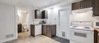 Private 1 bedroom in Brookswood