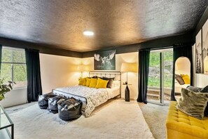 6 bedrooms, travel cot, WiFi, bed sheets