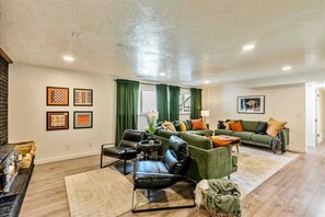 TV, fireplace