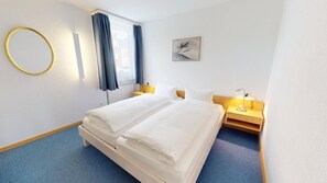 1 bedroom, free WiFi, bed sheets - Well-kept holiday apartament house in a prime location in St. (St. Moritz)