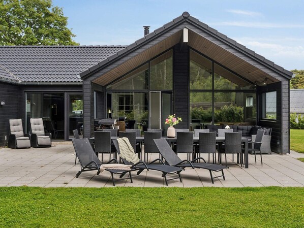 Classic House, 6 Bedrooms | Exterior