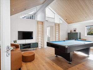 Classic House, 6 Bedrooms | Games room
