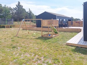 Casa clásica, 4 habitaciones | Área infantil