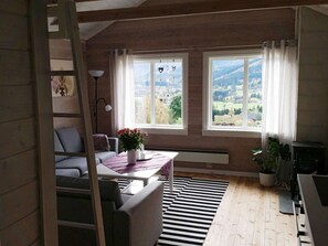 Comfort House, 4 Bedrooms | Interior - 7 Person Holiday Home in Orsta/brungot (Orsta)