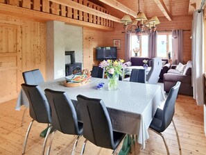 Classic House, 4 Bedrooms | Interior - 7 Person Holiday Home in Orsta/brungot (Orsta)