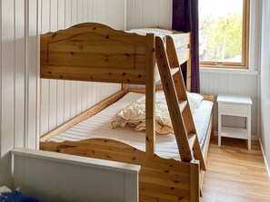Deluxe House, 3 Bedrooms | Interior - 6 Person Holiday Home in Anneland (Gulen)
