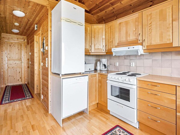 Classic House, 4 Bedrooms | Interior - 6 Person Holiday Home in Anneland (Gulen)
