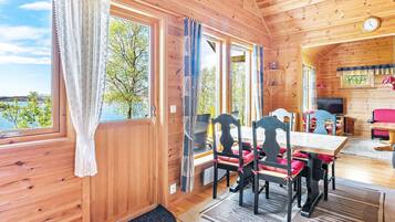 Classic House, 4 Bedrooms | Interior
