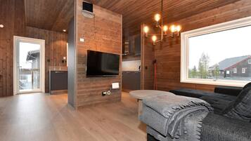 Classic House, 4 Bedrooms | Interior