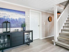 Classic House, 5 Bedrooms | Interior