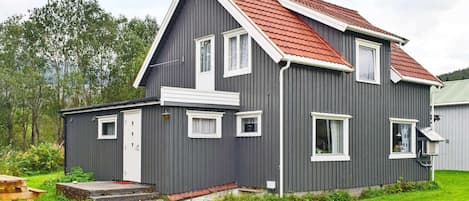 Nhà phong cách cổ điển, 5 phòng ngủ | Ngoại thất