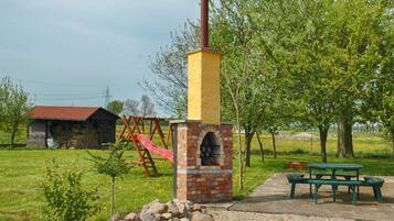 Tempat makan outdoor