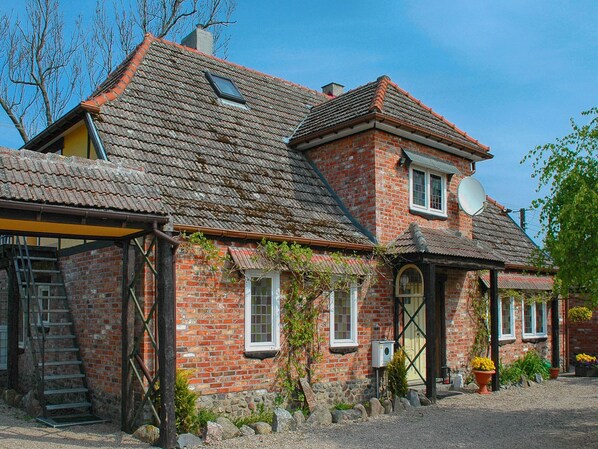 Exterior - Stylish House in the Countryside 5 km From the sea (Darlowo)