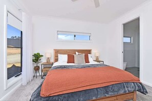 6 bedrooms, iron/ironing board, free WiFi