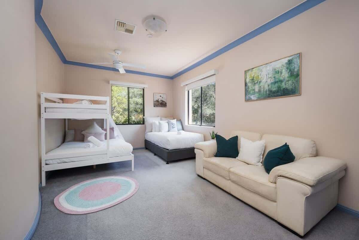 6 Schlafzimmer, Schreibtisch, Bügeleisen/Bügelbrett, kostenloses WLAN