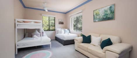 6 Schlafzimmer, Schreibtisch, Bügeleisen/Bügelbrett, kostenloses WLAN