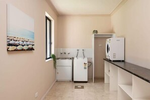 Interior - The Valley Way Luxury Estate (Mardi)
