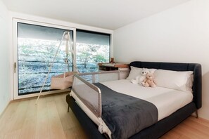 3 bedrooms, iron/ironing board, free WiFi, bed sheets - Luxury Apartment with large lake view terrace (LUXURY MINUSIO) (Minusio)