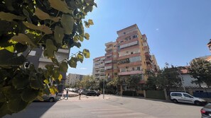 Exterior - Capital Charm Apartment (Tiranë)